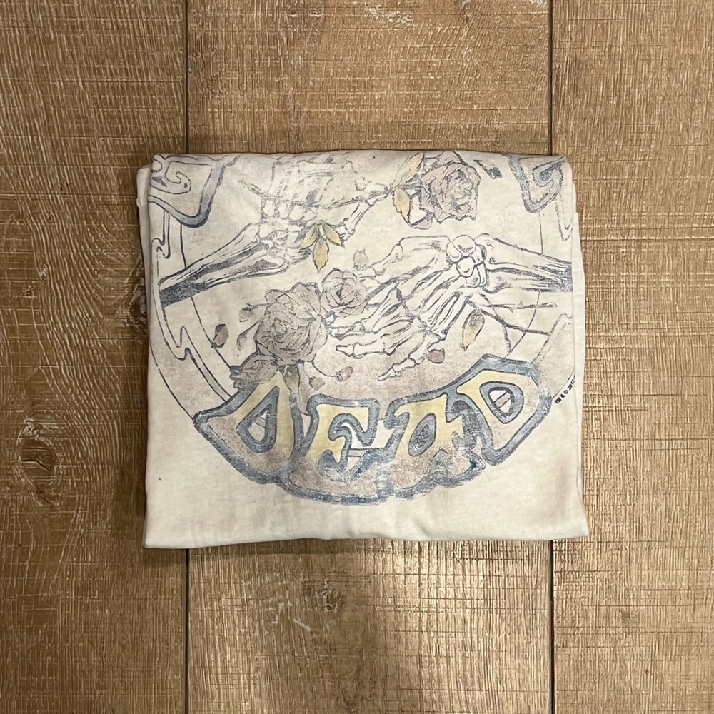 Sheer Vintage Style Graphic Tee - Picture 4 of 6